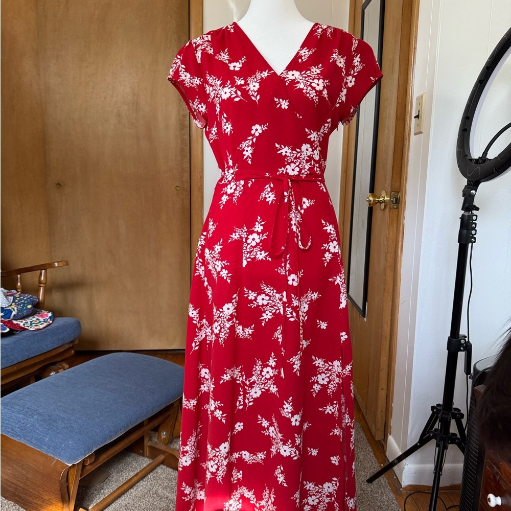 Classic faux wrap dress (red white floral)